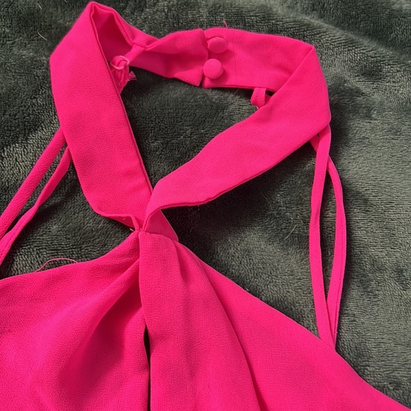 Hot pink halter top - Picture 3 of 6